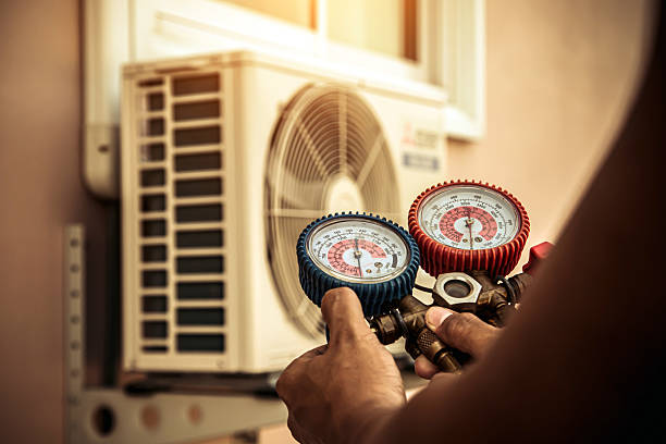 Professional Hvac Installation technician working in Reisterstown, MD